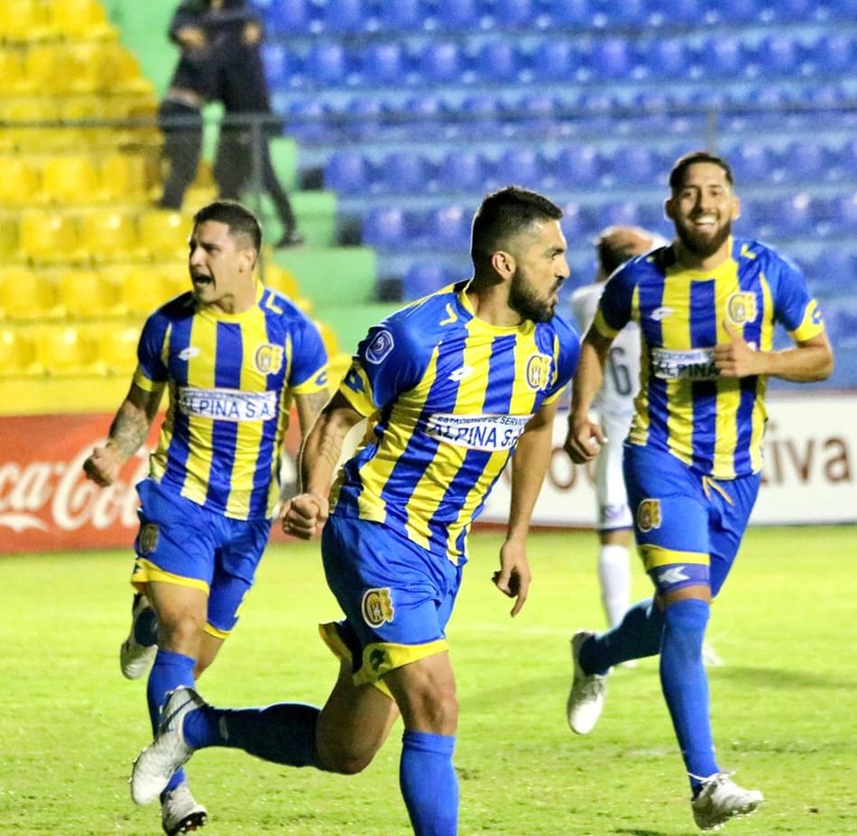 Atacante do Deportivo Capiatá quer se tornar o maior artilheiro do futebol paraguaio