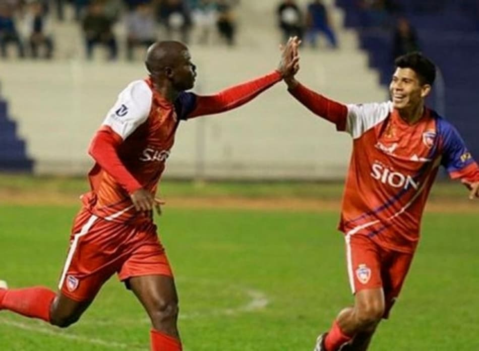 Royal Pari cada vez mais líder no futebol boliviano