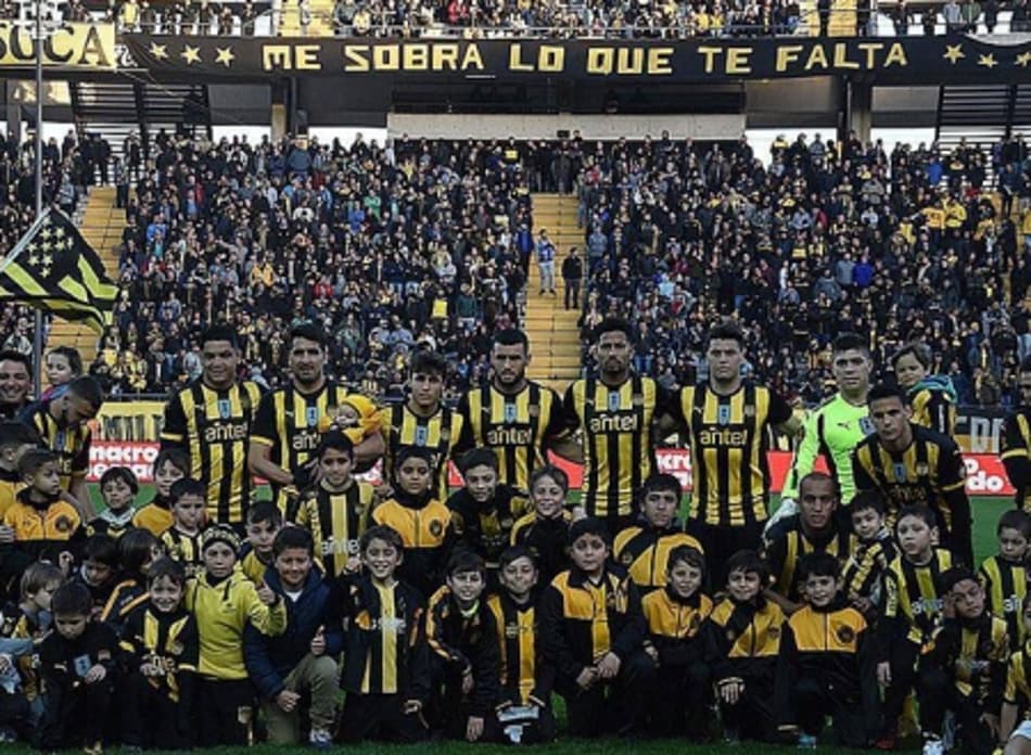 Peñarol vence no sufoco e segura a ponta do Campeonato Uruguaio