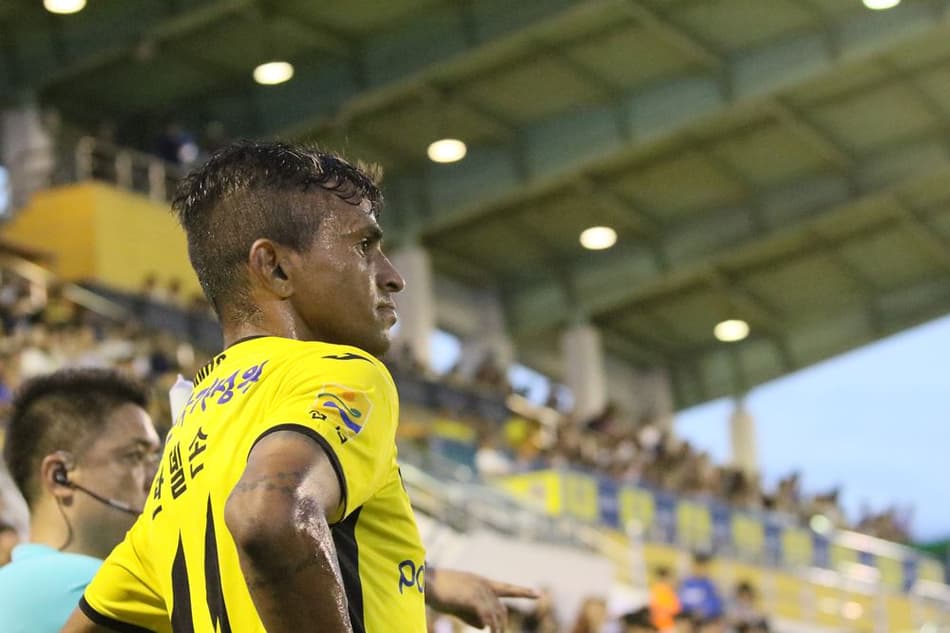 Para Wanderson, fuga do descenso é prioridade no Jeonnam Dragons