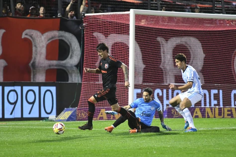 De virada, Atlético Tucumán derrota Newell’s Old Boys em Rosario