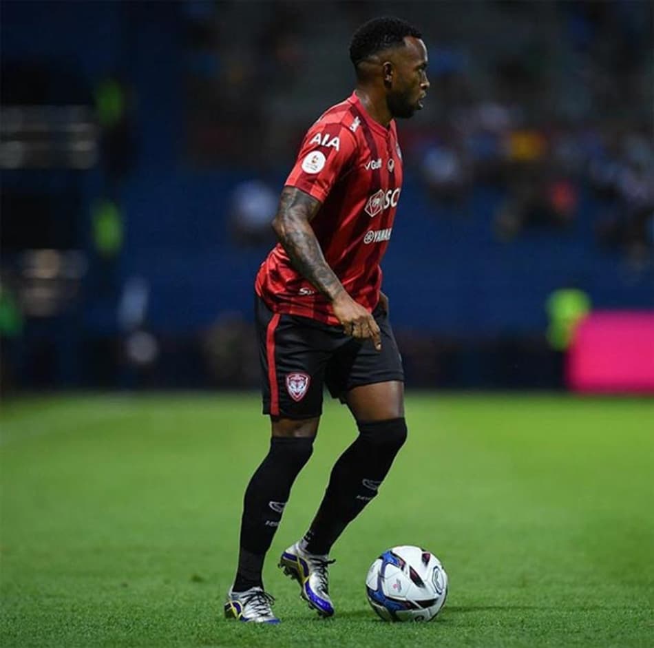 Heberty brilha e está a dois gols do centésimo na Liga Tailandesa