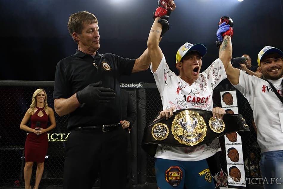 Campeã do Invicta FC, brasileira mantém humildade e prevê evolução