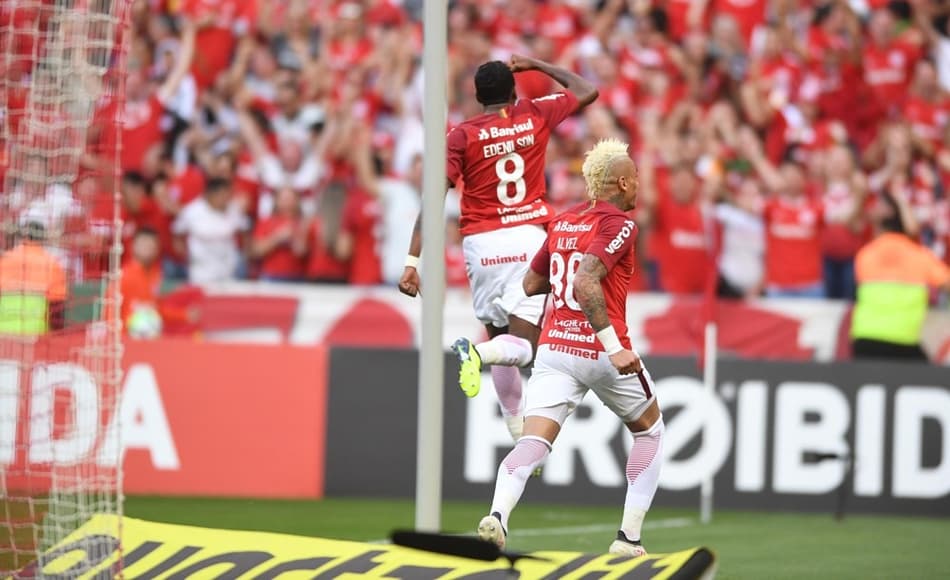 Jogadores do Internacional vibram com triunfo no Gre-Nal 417