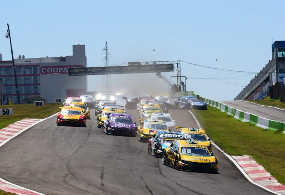 GALERIA: Imagens do final de semana da Stock Car em Cascavel