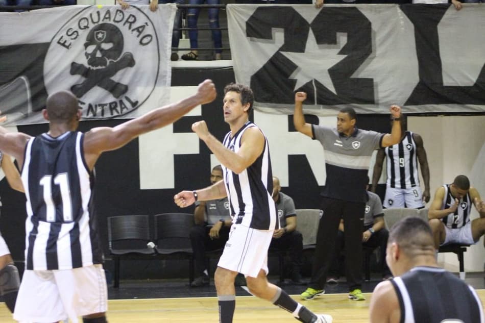 Vôlei: No tie-break, Botafogo vence Flamengo e vai à final do Estadual