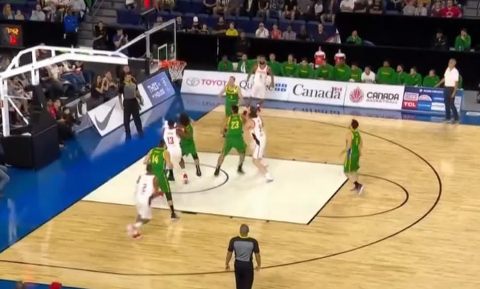 'Perdemos por nossos erros', diz técnico da seleção de basquete