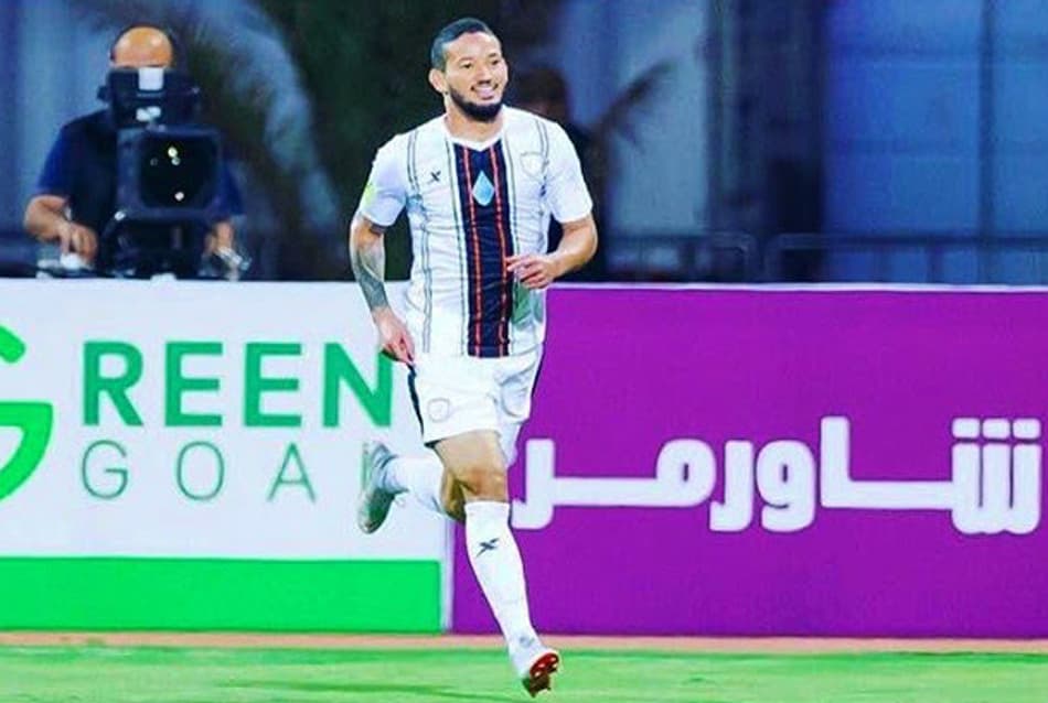 Arthur Caike comemora primeiro gol pelo Al Shabab e liderança na Arábia