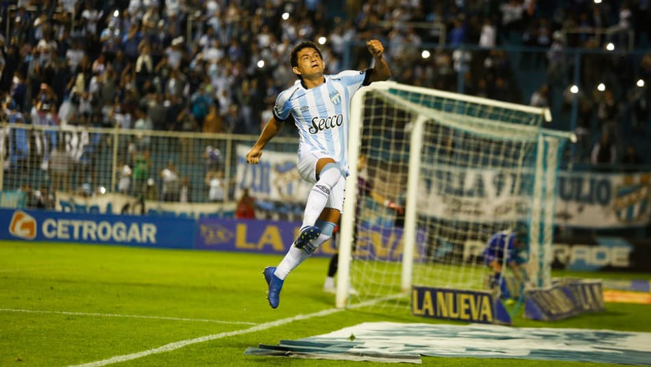 “Messi da 3ª idade”! Sensação da Argentina vive dias decisivos na carreira