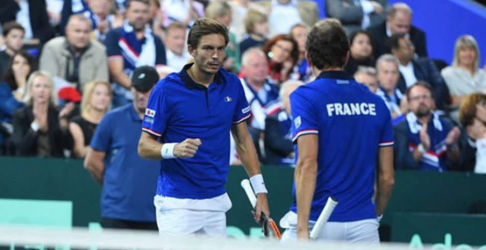 França vence na dupla e volta à final da Copa Davis