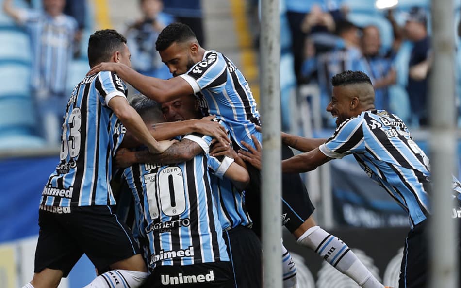 Grêmio festeja 115º aniversário com triunfo convincente sobre o Paraná