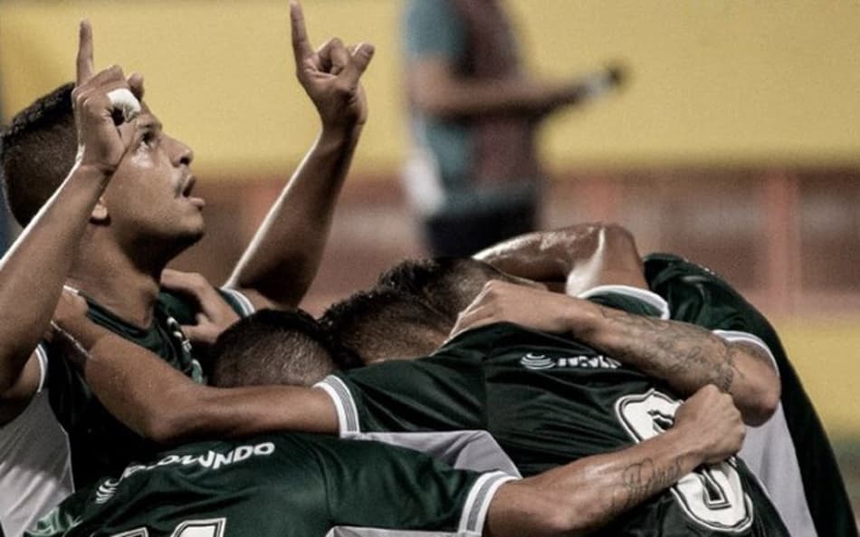 De virada, Goiás bate Atlético-GO e segue na briga pelo acesso à elite