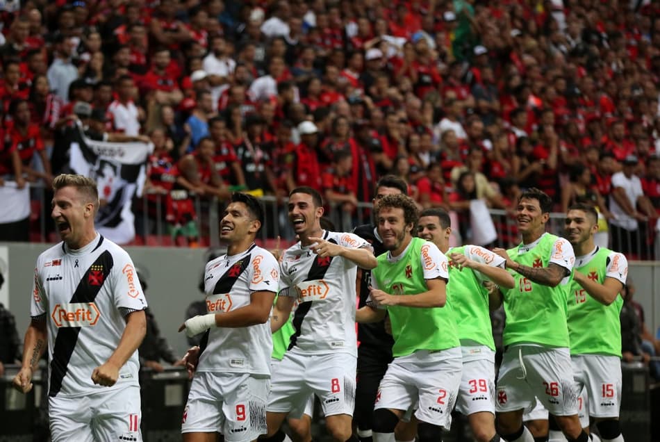 Maxi López após empate no clássico: 'Provamos ser o maior do Rio'