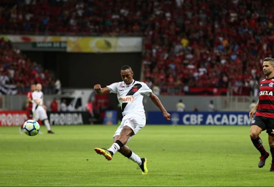 Fabrício supera polêmica e ressurge no Vasco: 'Não deixei a peteca cair'