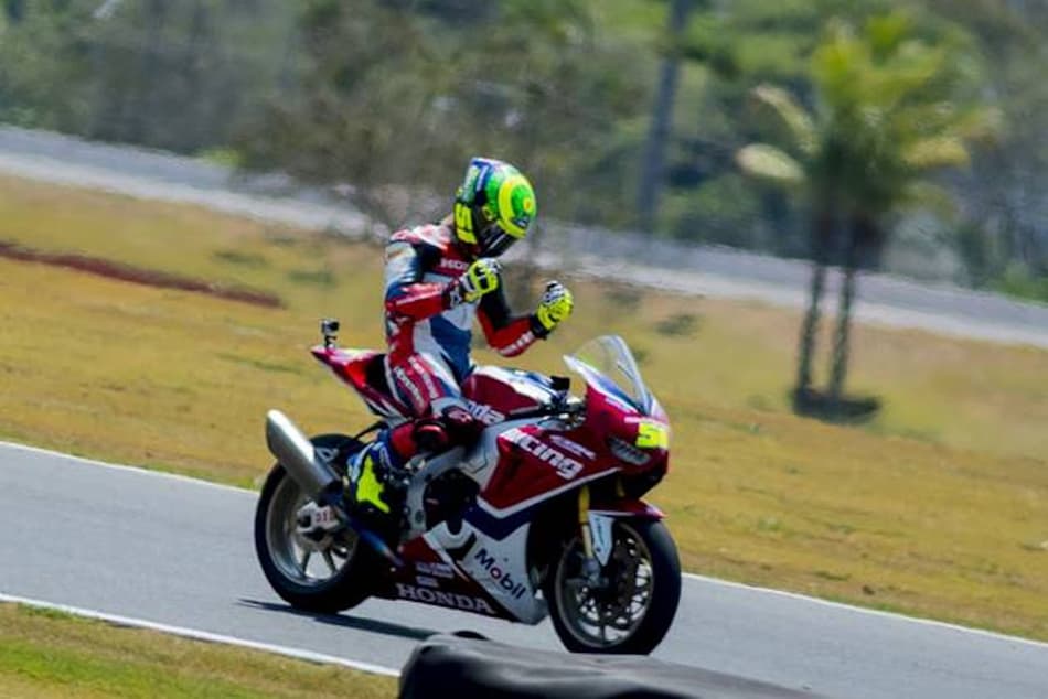 Eric Granado aumenta a vantagem para Alex Barros e se aproxima do bicampeonato no SBK