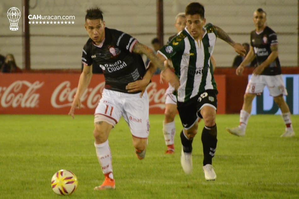 Huracán goleia Banfield e sobe na tabela da Superliga Argentina