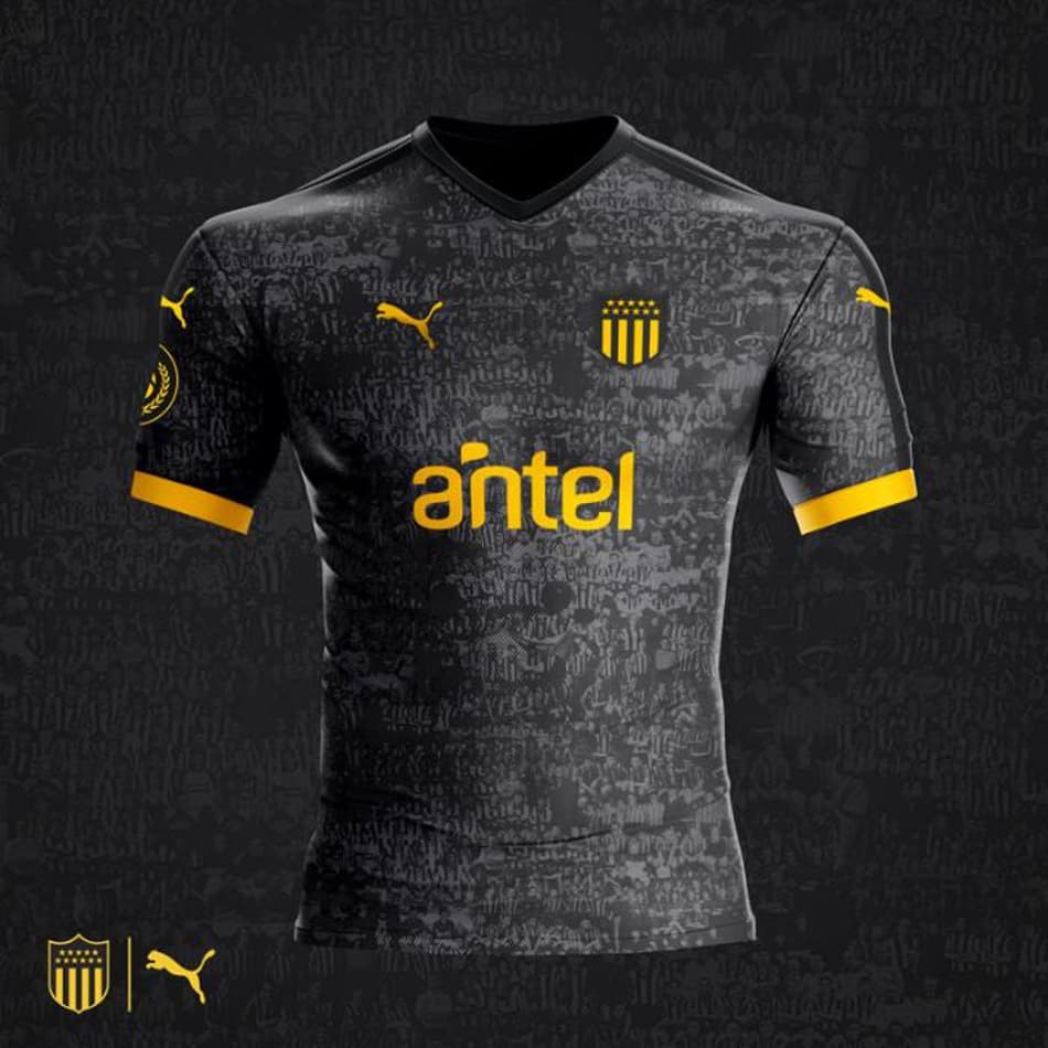 Peñarol lança camisa repleta de fotos de jogadores que já passaram pelo clube