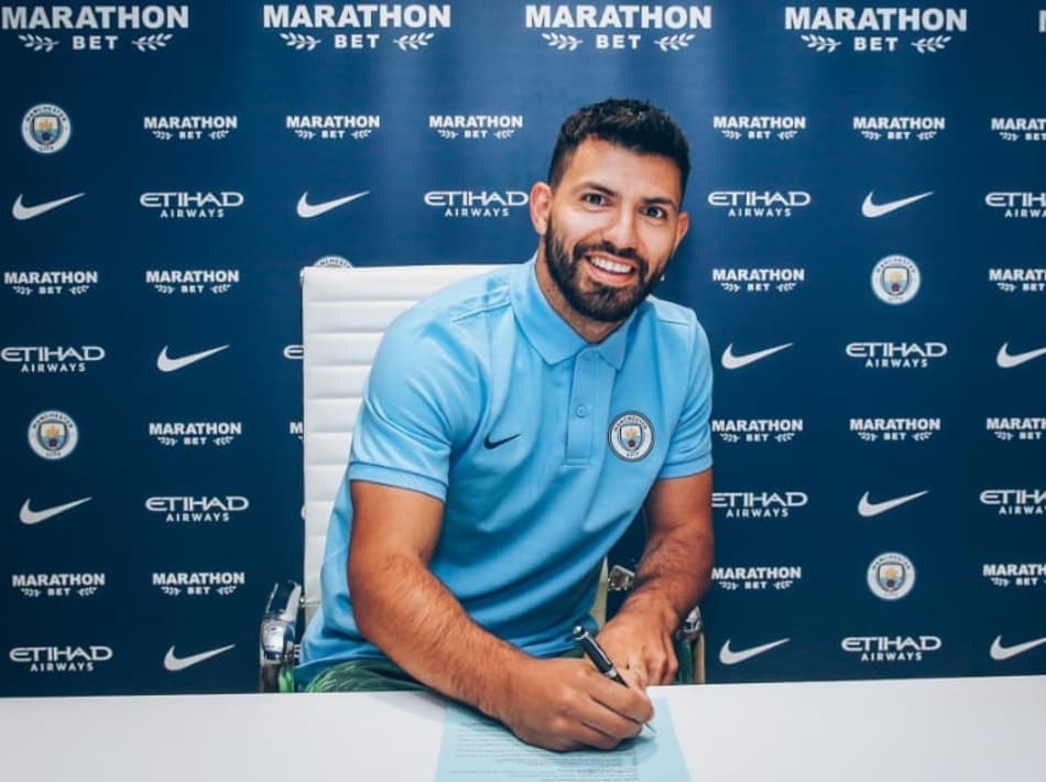 Agüero renova com o City: ‘Objetivo é ficar 10 anos na Premier League’