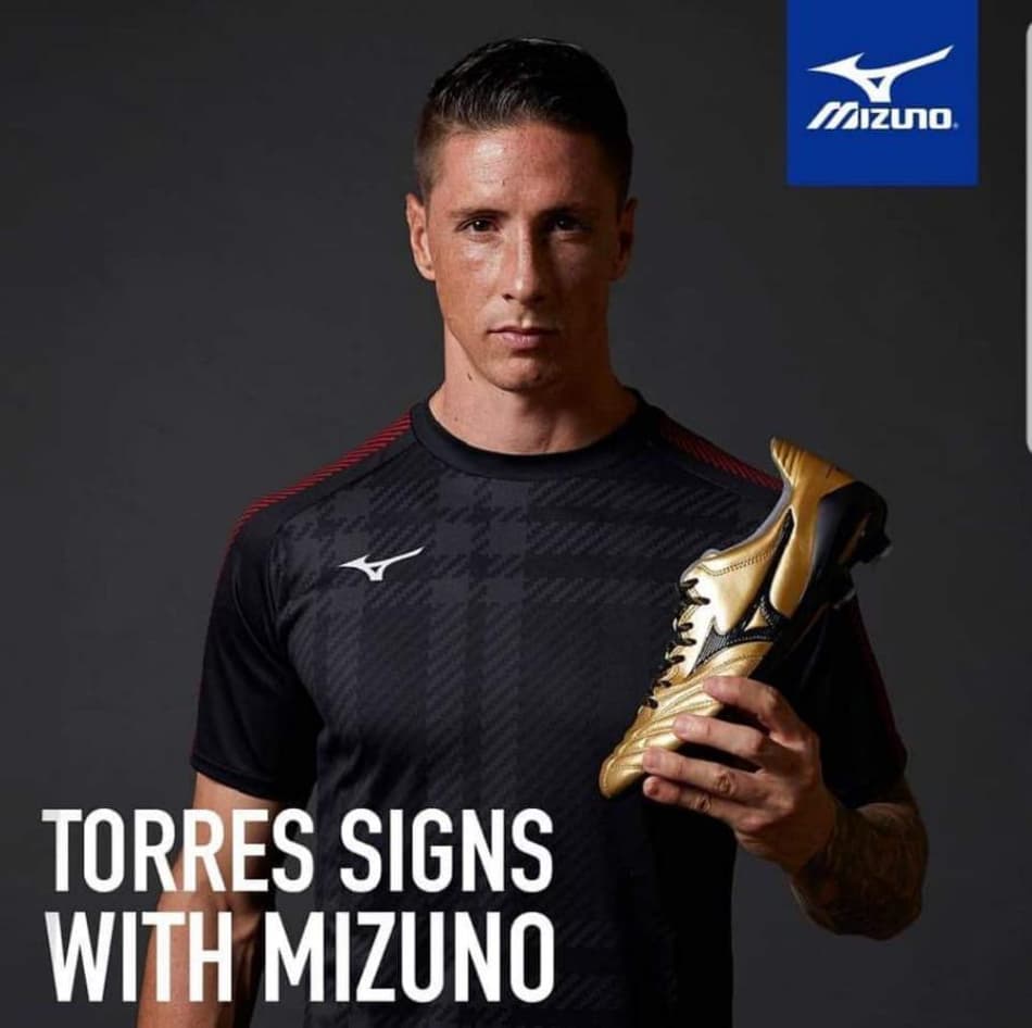 Iniesta e Fernando Torres se aproximam de marcas japonesas; saiba detalhes