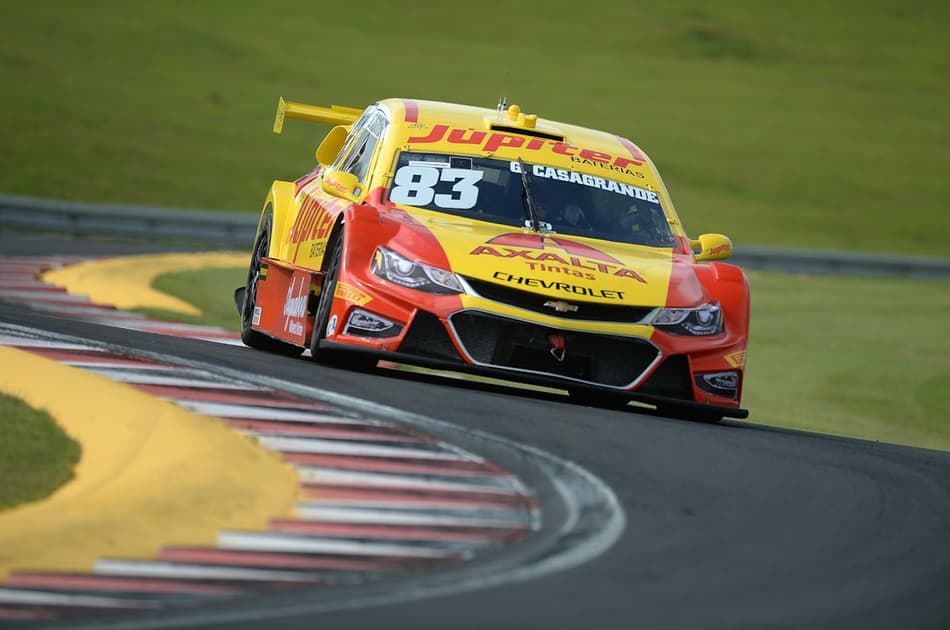 Casagrande surpreende e domina a sexta-feira da Stock Car no Velo Città
