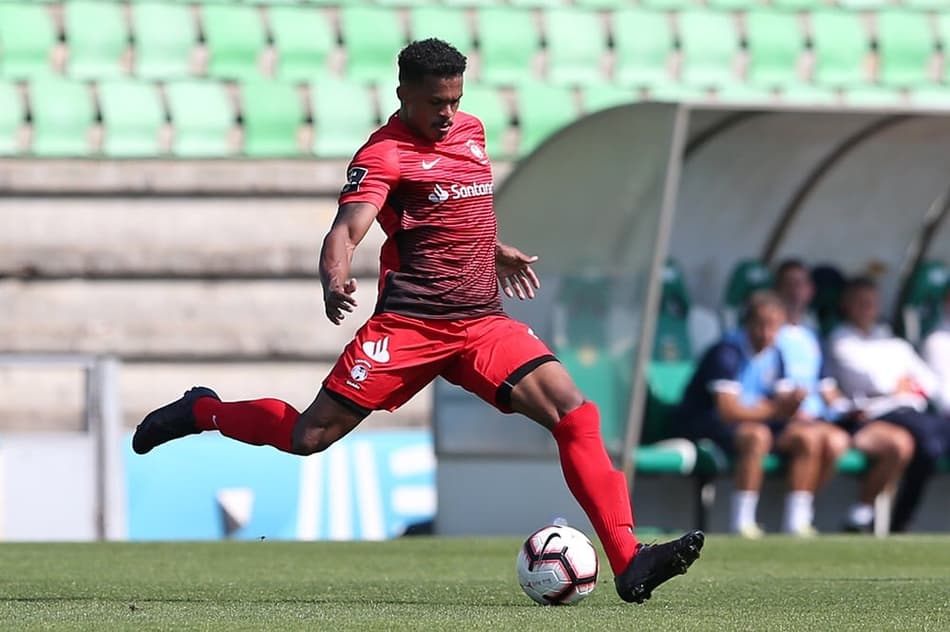 Brasileiro hoje no Marítimo quer também sucesso do Coritiba na Série B
