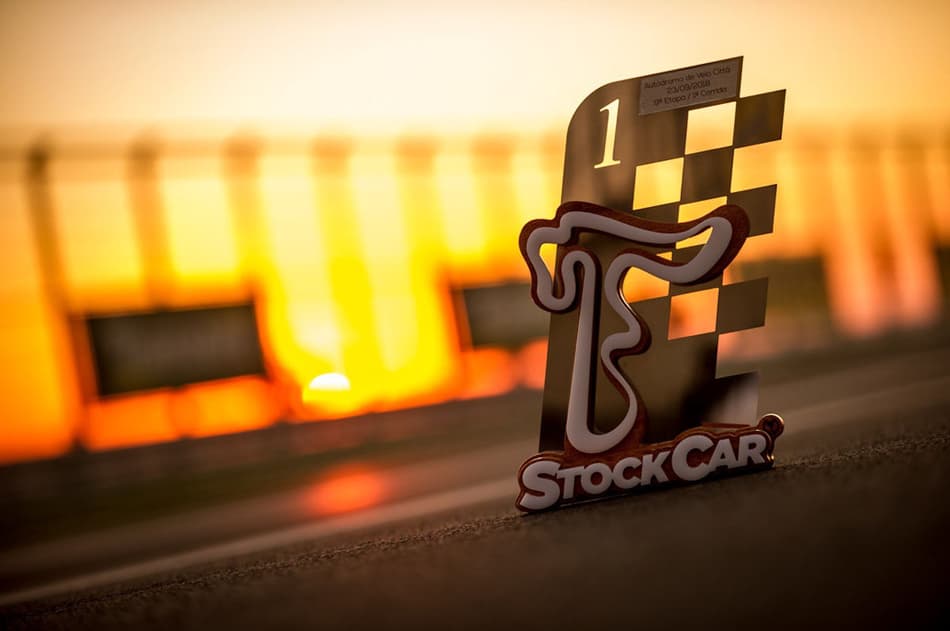 GALERIA: o belo troféu da Stock Car para a etapa no Velo Città
