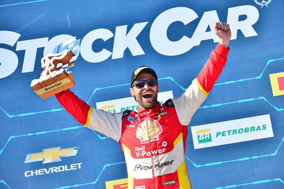 Átila também revive 2017 e vence a segunda da Stock Car no Velo Città