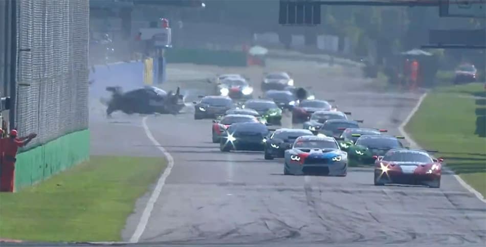 VÍDEO: Alan Hellmeister sofre fraturas nas duas pernas após grave acidente na etapa de Monza do GT Open
