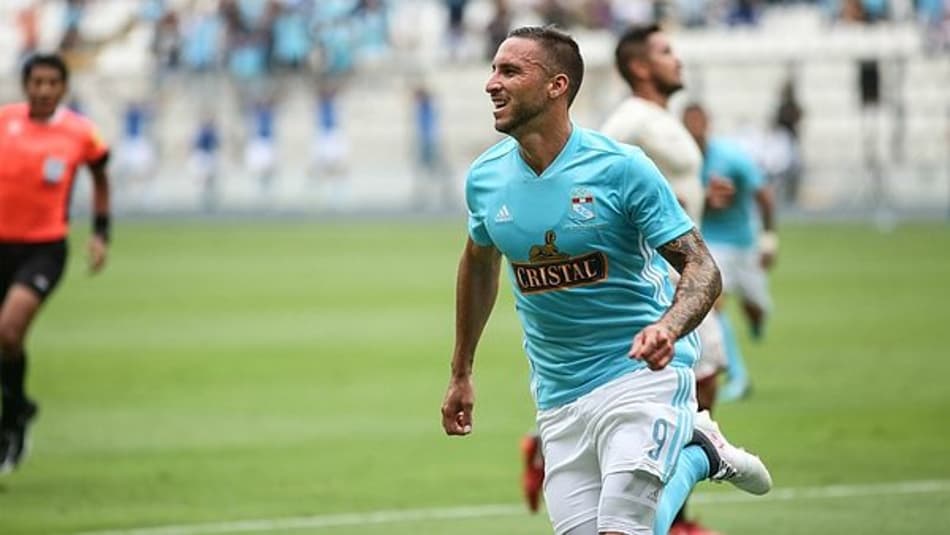 Atacante do Sporting Cristal está perto de bater recorde de brasileiro no Peru
