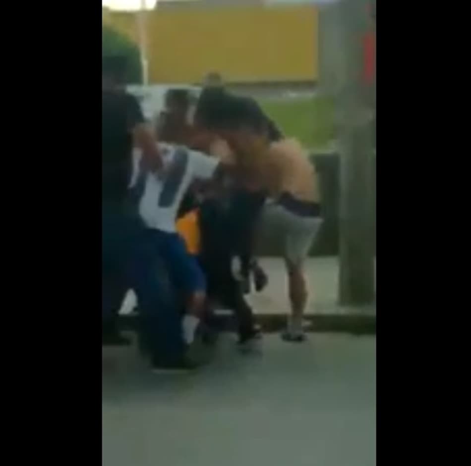 Cenas de violência entre torcidas marca o clássico Tigres e Monterrey