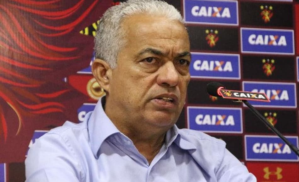 Além de Eduardo Baptista, quatro "cartolas" também deixaram o Sport