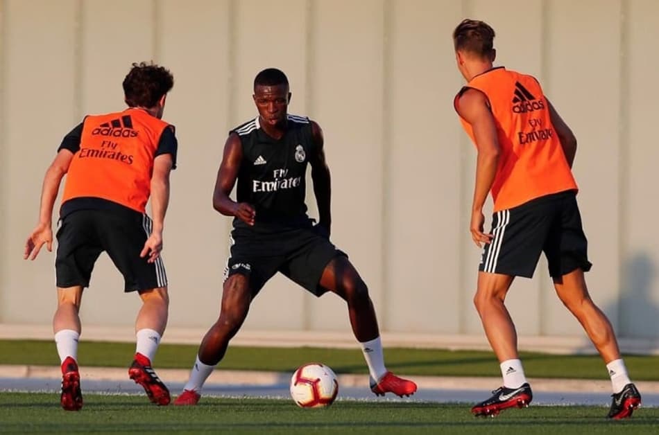Lopetegui convoca Vinícius Júnior, mas jogador ainda pode ser cortado