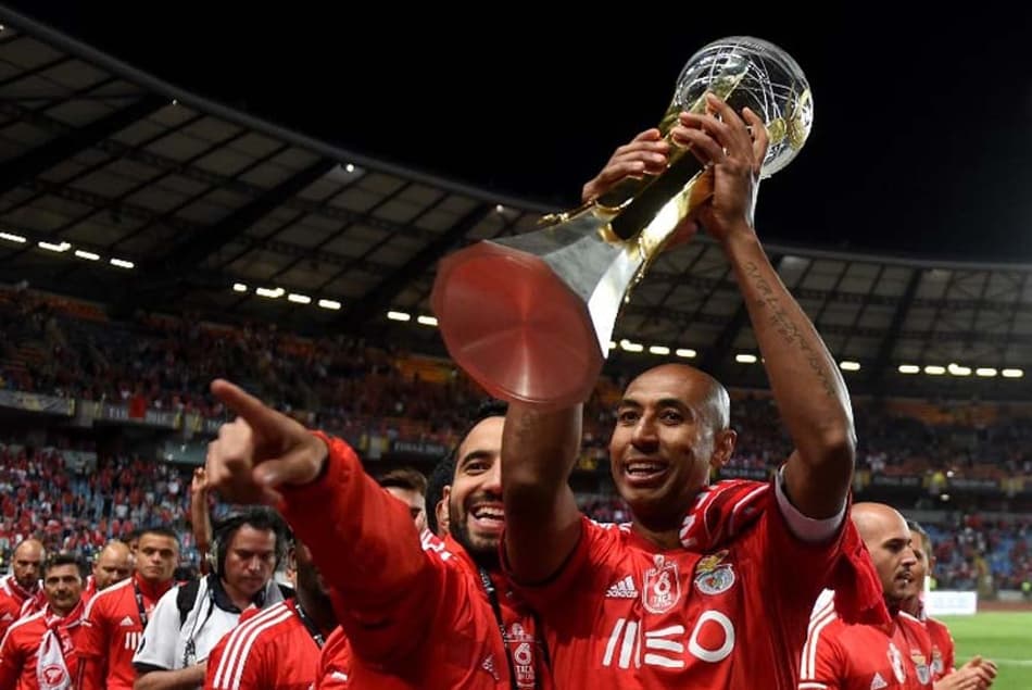 Ex-zagueiro Luisão dá recado em palestra a jovens atletas do Benfica