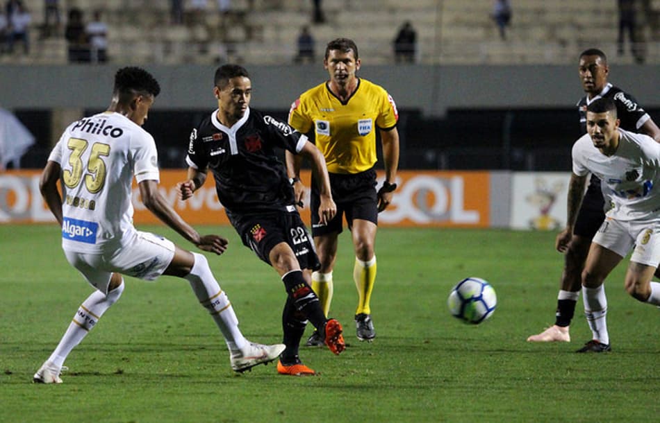 Blog do Garone: Artilheiro isolado do Vasco no ano, Pikachu se torna também um dos garçons