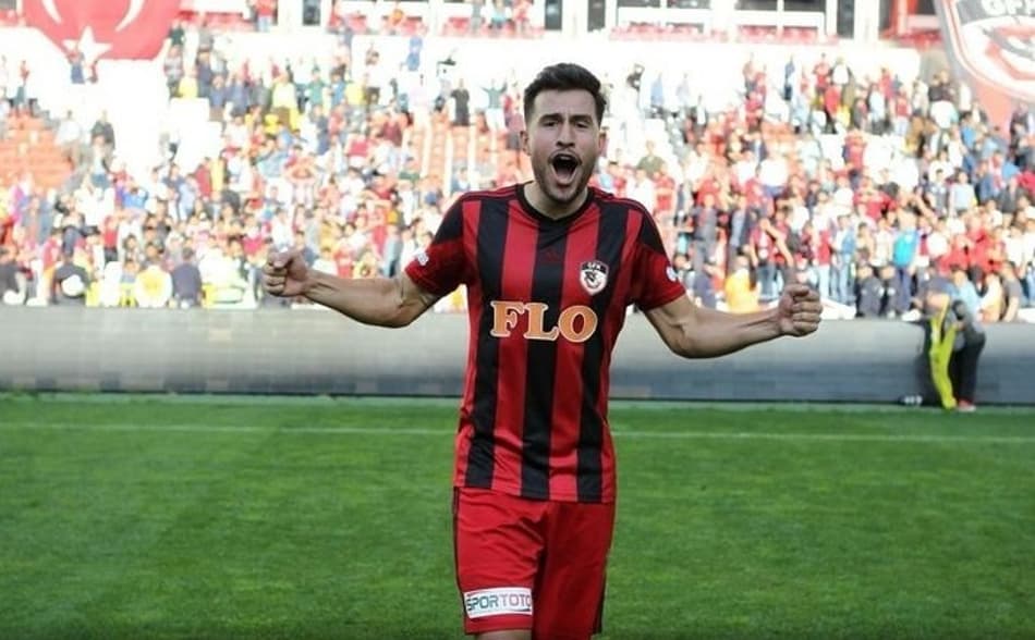 Meio-campista “a la Modric” torce por Fortaleza, Figueirense e se vê preparado na Europa