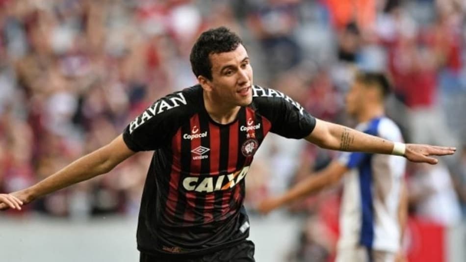 Artilheiro do Atlético-PR, Pablo quebra recorde de gols numa temporada