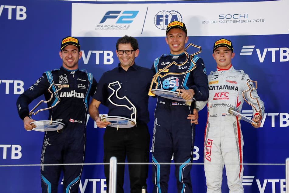 Albon vence corrida caótica em Sochi pela F2; drama para Norris