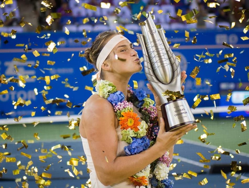 Sabalenka domina Kontaveit e ergue em Wuhan maior título da carreira