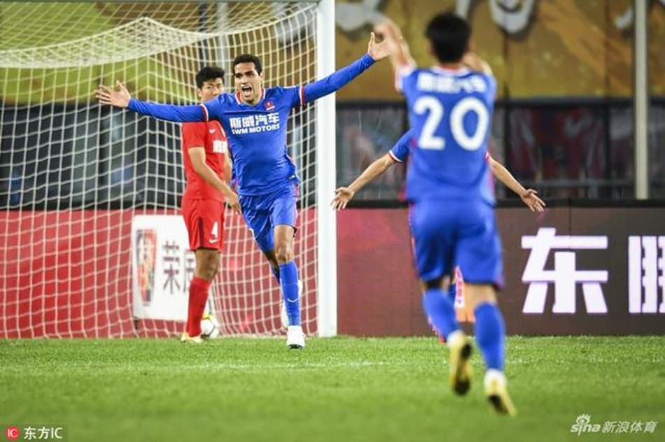 Alan Kardec marca dois gols e vence time de Pato no Campeonato Chinês