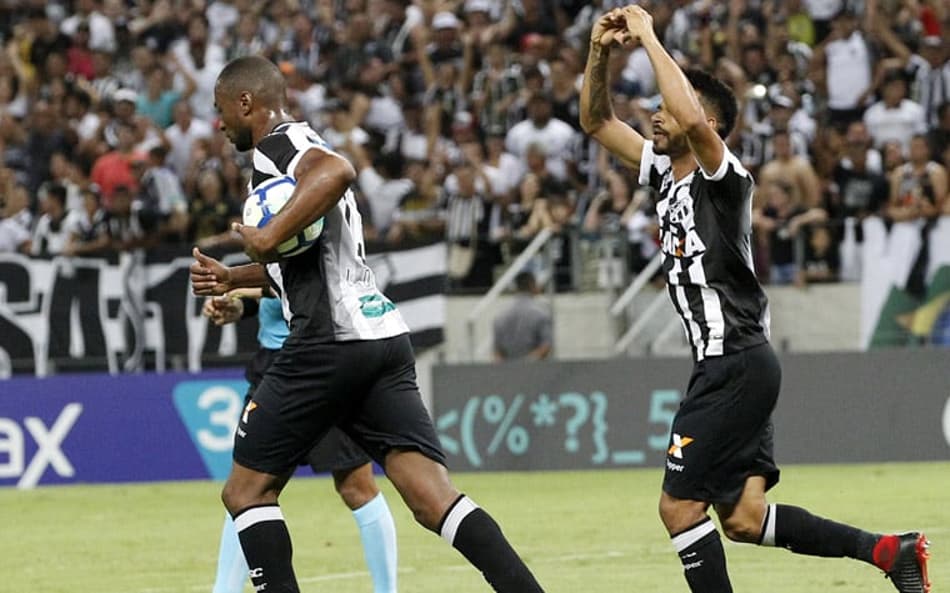 “Heroi” da noite, Valdo comemora triunfo que tirou Ceará da zona de rebaixamento