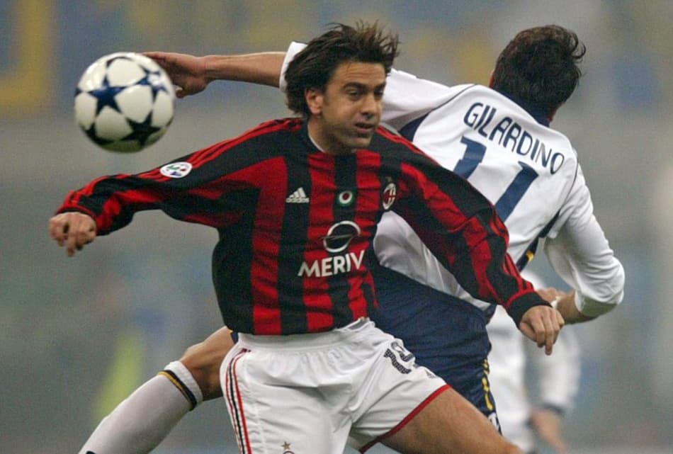 Lenda do futebol faz avaliação contundente sobre Messi e Maradona