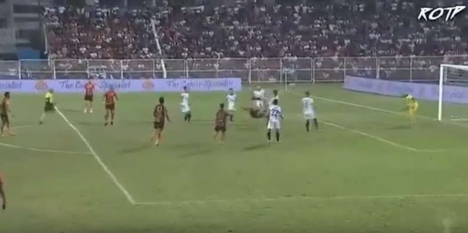 Pintou o Puskás? Brasileiro faz golaço de bicicleta na Ásia. Veja o vídeo!