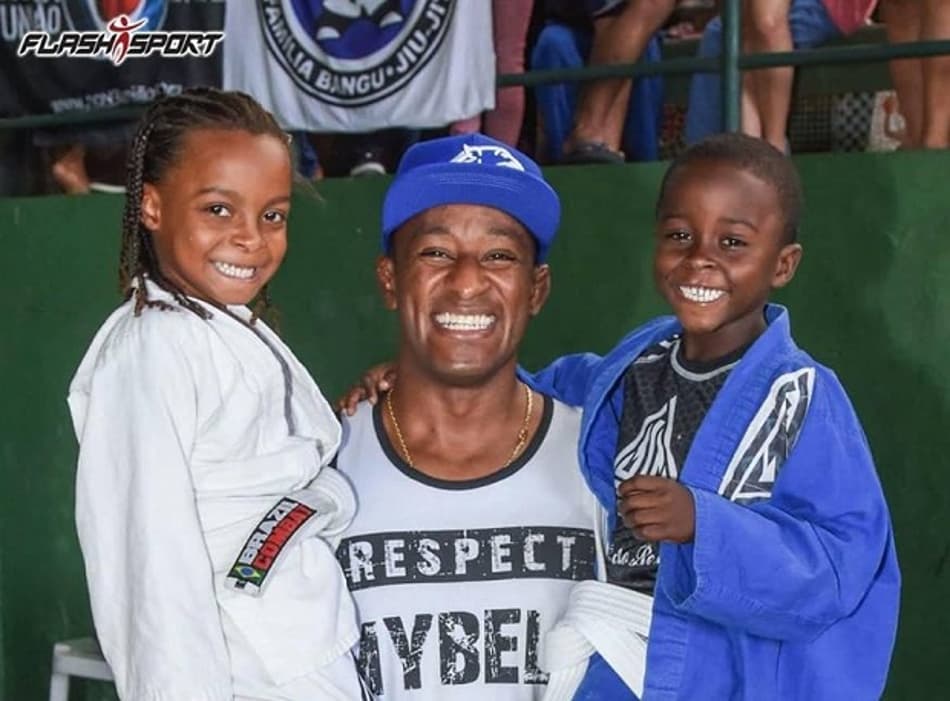 Max destaca importância de projeto social: 'As crianças estavam jogadas'