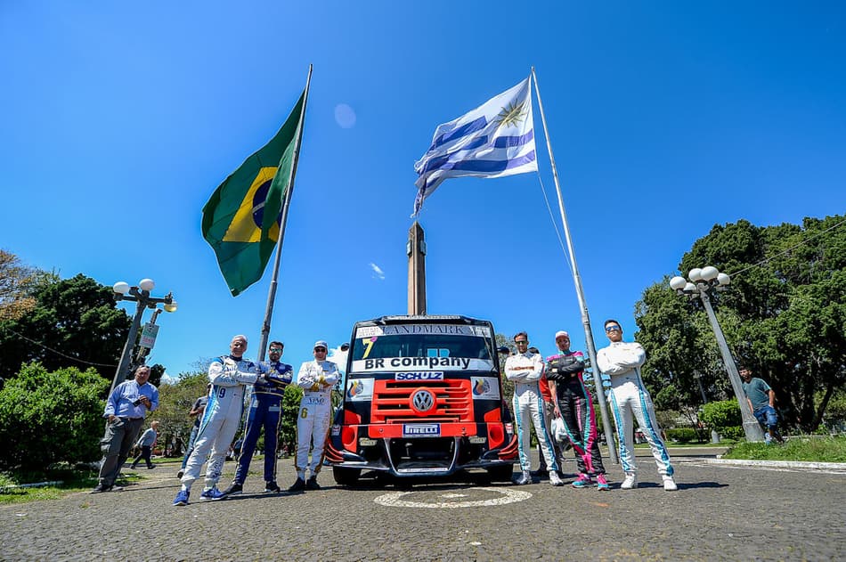 Copa Truck invade a Fronteira da Paz na divisa do Brasil com o Uruguai