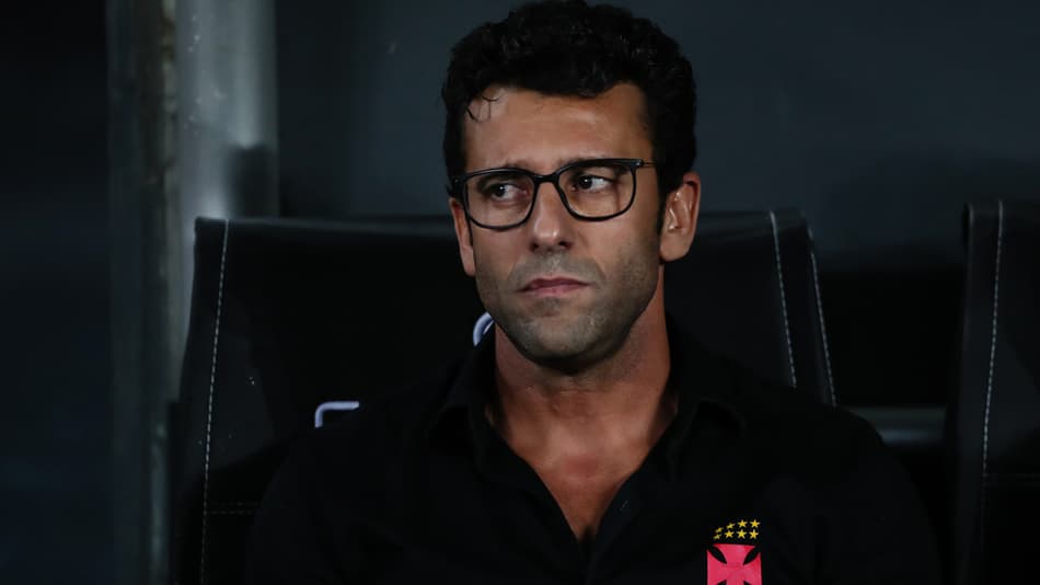 Valentim valoriza empate do Vasco em clássico e avalia a escalação