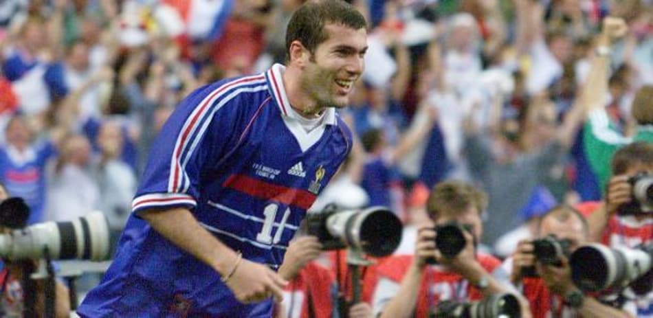 Mistério sobre suposta camisa de Zidane na final da Copa de 98 suspende sua venda