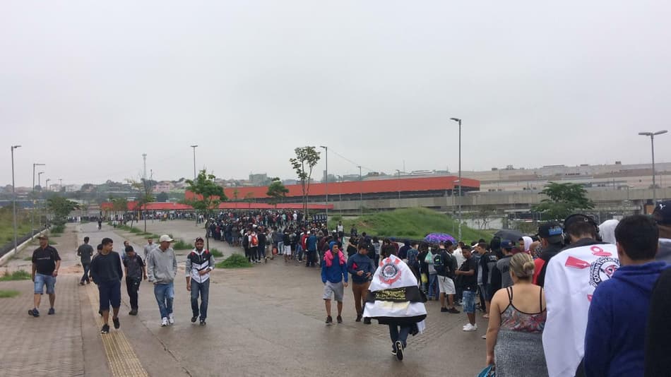 Arena Corinthians amanheceu lotada nesta segunda-feira