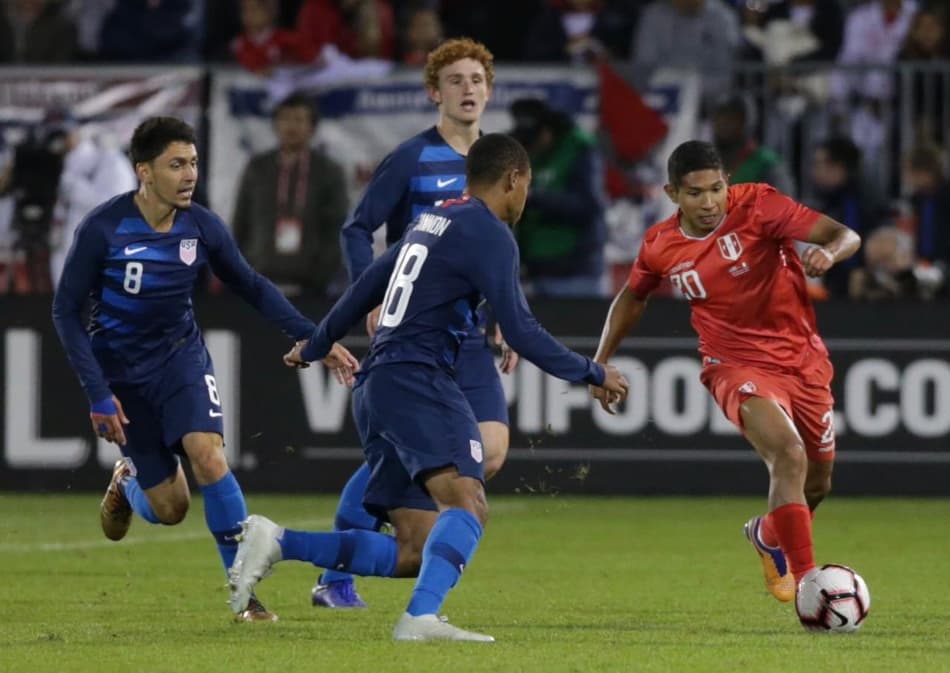 Peru pressiona, mas fica no empate com os Estados Unidos