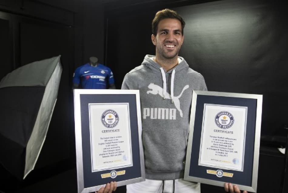 Fabregas alcança marca inédita e entra para o Livro dos Recordes