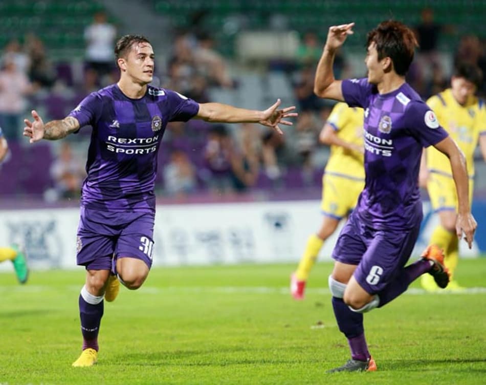 Com tabela a favor, brasileiro vê time com chances de acesso na Coreia